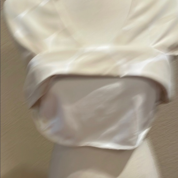 New The Limited Cream Scoop Neck Sleeveless Top - Picture 4 of 6